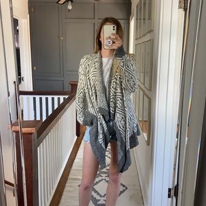Abercrombie soft knitted gray and white cardigan